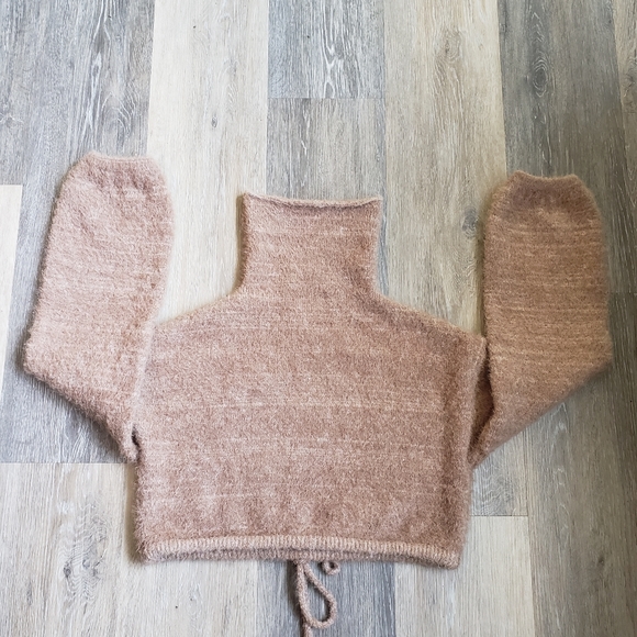 SUPER CUTE SWEATER - Picture 10 of 11